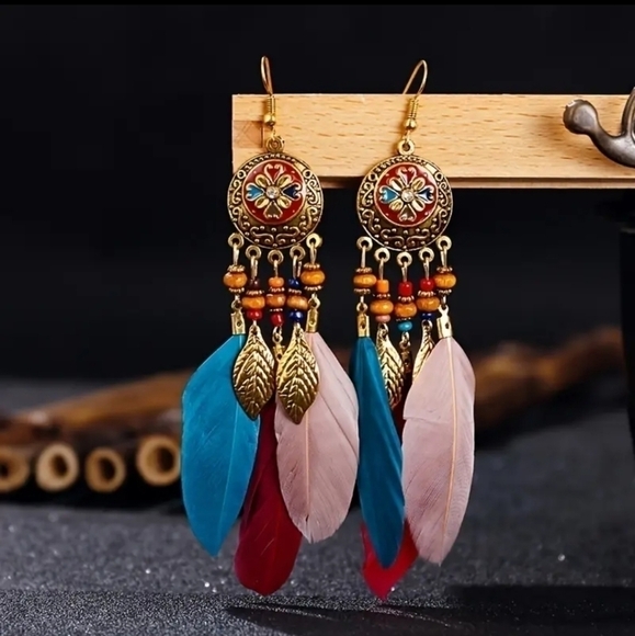 NWT Exquisite Flower Pattern Dark Ombre Feather Beads Boho Dangle Earrings - Picture 1 of 4